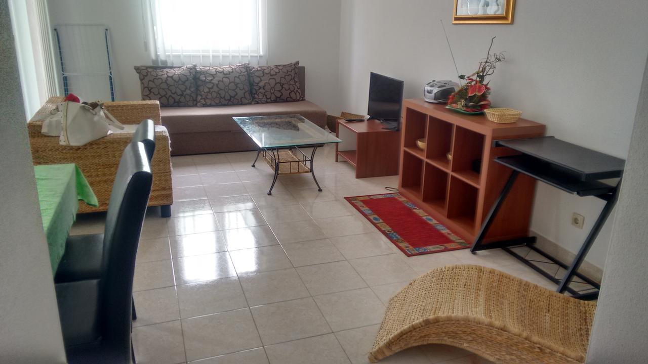 Apartments Villa Bayview โตรกีร์ ภายนอก รูปภาพ