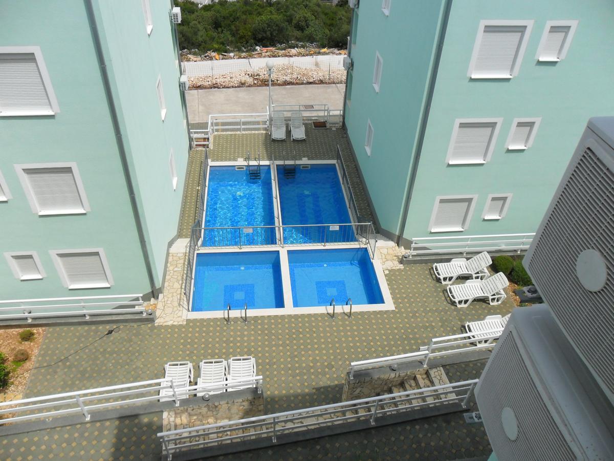 Apartments Villa Bayview โตรกีร์ ภายนอก รูปภาพ